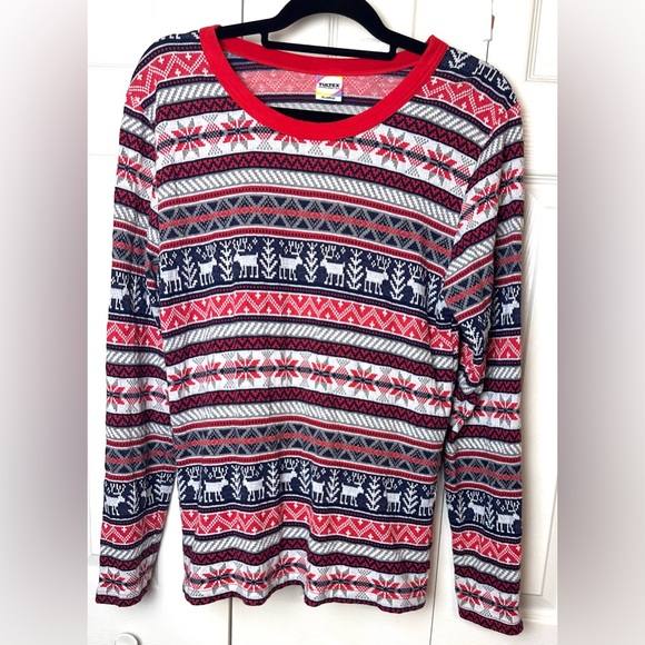 TULTEX Long Sleeve Tee T-Shirt Thermal Layering Top Blouse Red Snowflake Tree - Picture 1 of 6